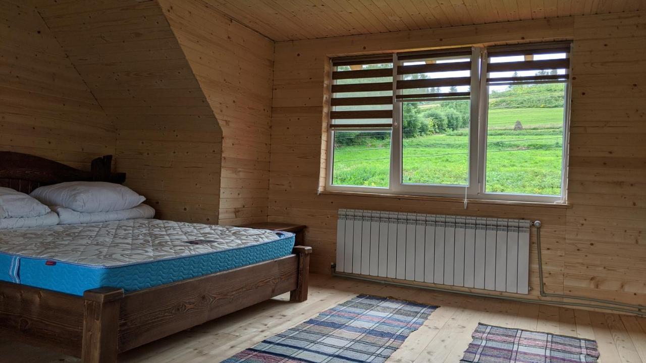 Gostynna Rodyna Hotel Izki Bagian luar foto