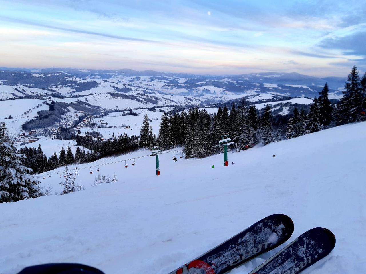 Gostynna Rodyna Hotel Izki Bagian luar foto