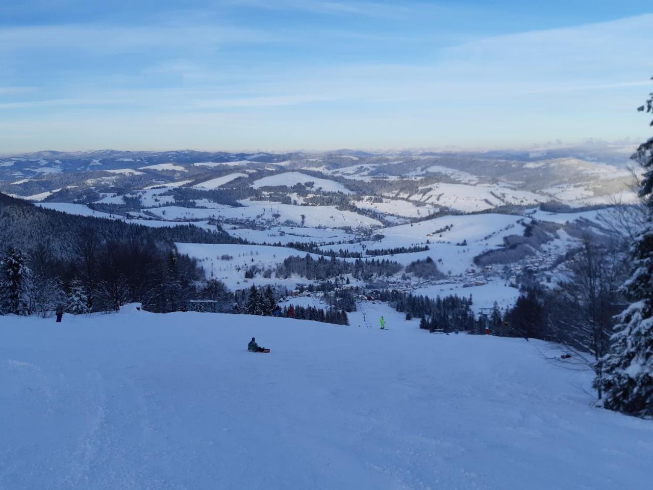 Gostynna Rodyna Hotel Izki Bagian luar foto